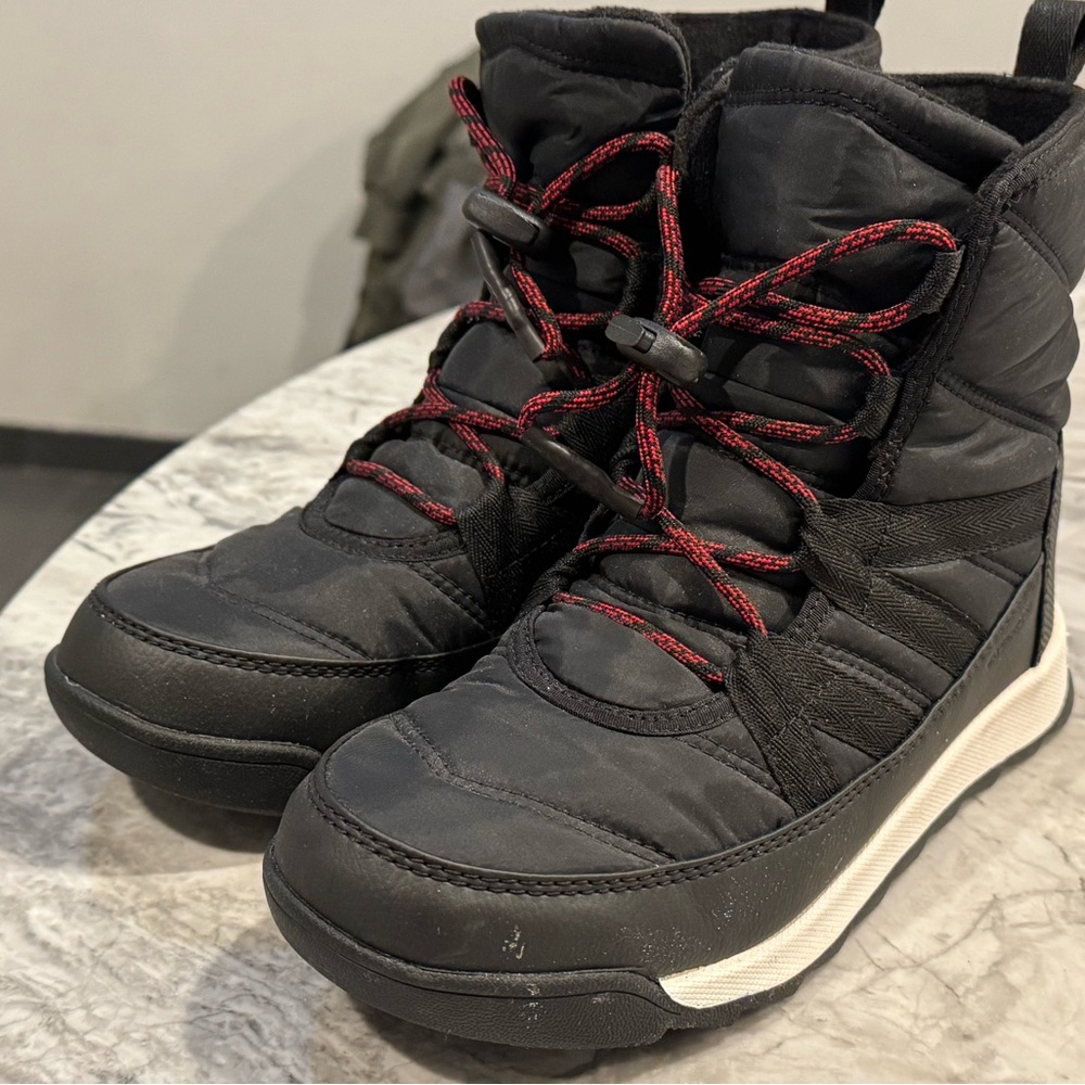 Sorel Black Boots with red accent laces, White Logo Sz 4 Youth NWOT